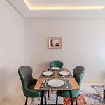 Modern Apartment Pres M-Avenue With Balcony, Pool & Parking
