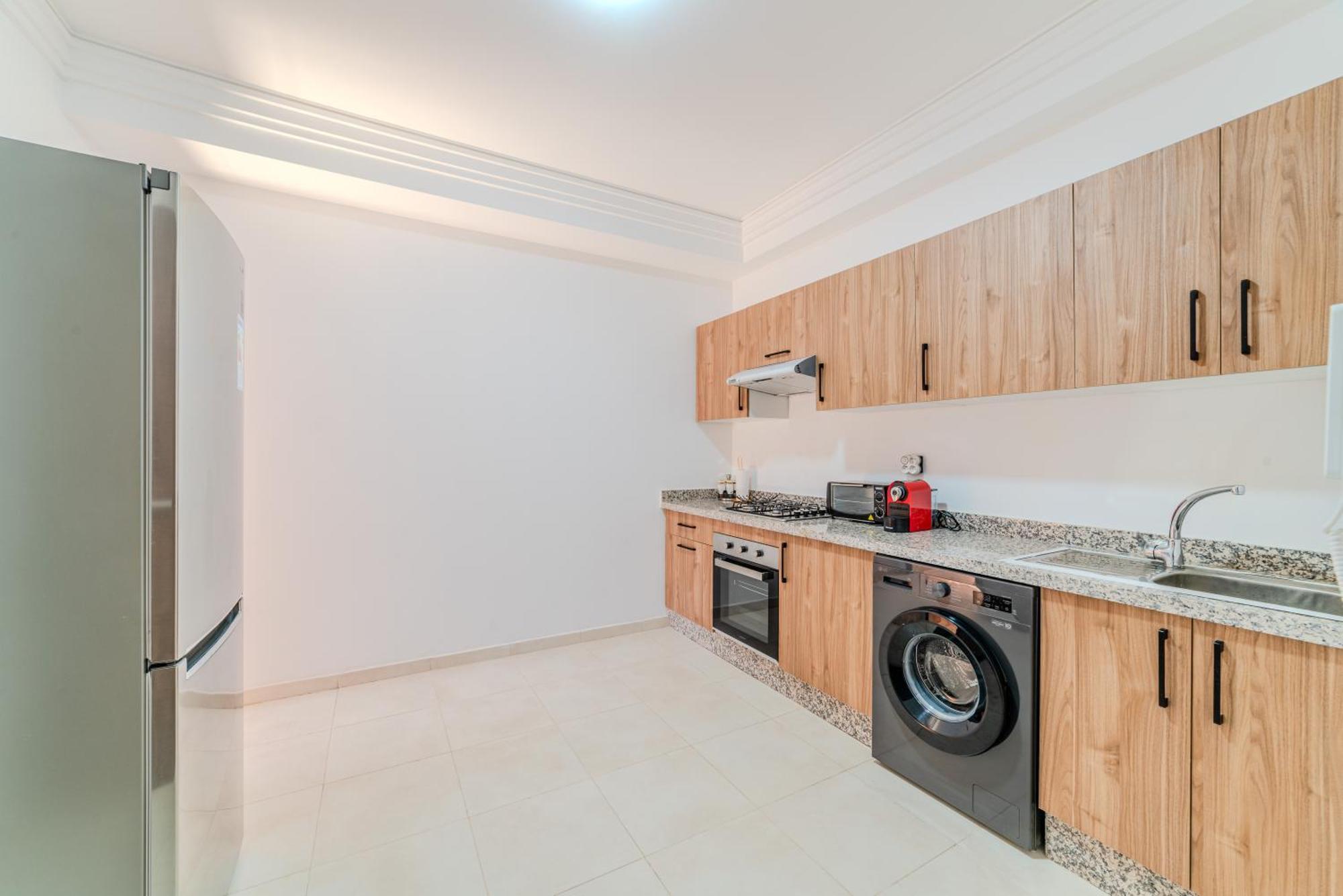 Modern Pres M-avenue With Balcony, Pool & Parking *