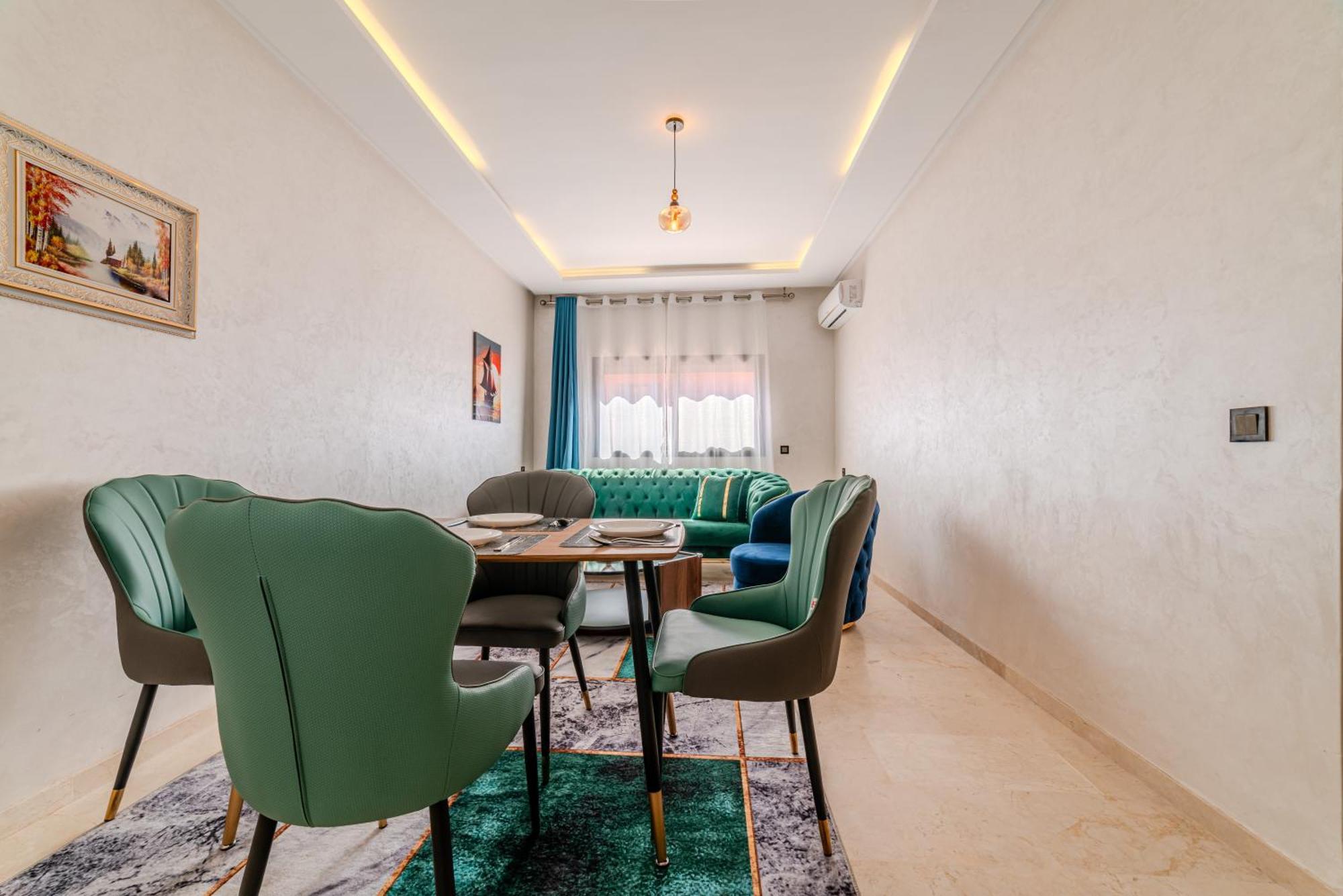 Modern Pres M-avenue With Balcony, Pool & Parking
