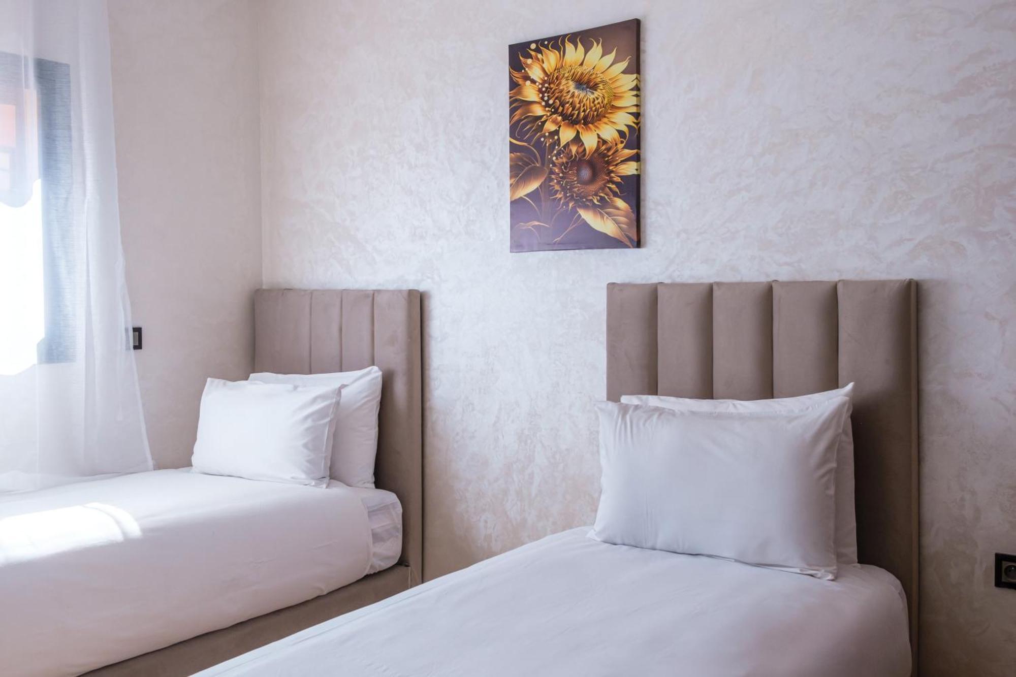 Modern Pres M-avenue With Balcony, Pool & Parking * Marrakesh