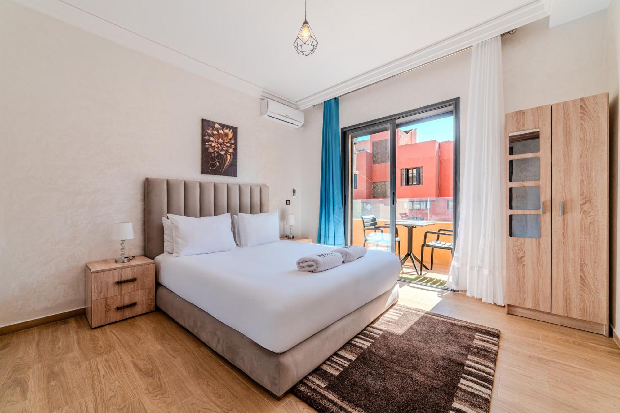 Modern Pres M-avenue With Balcony, Pool & Parking *